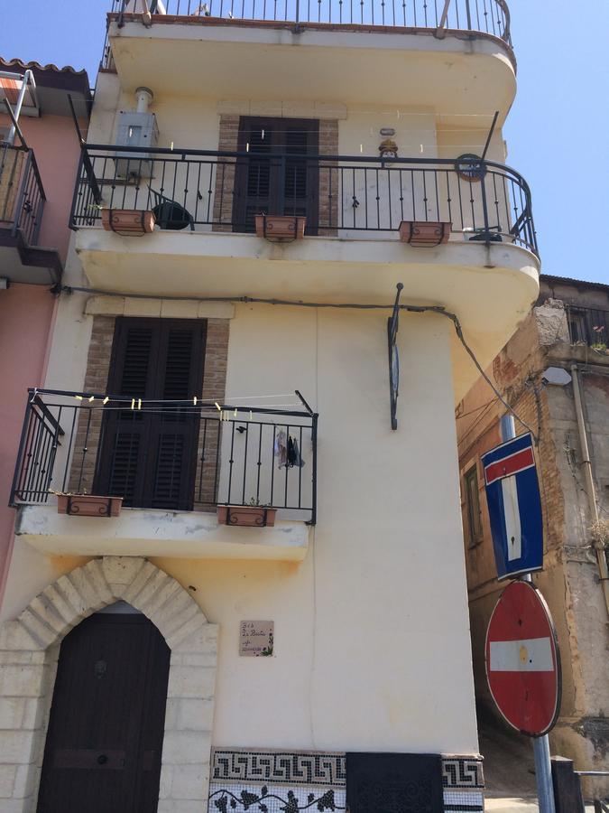 La Bastia Bed & Breakfast Scilla Bagian luar foto