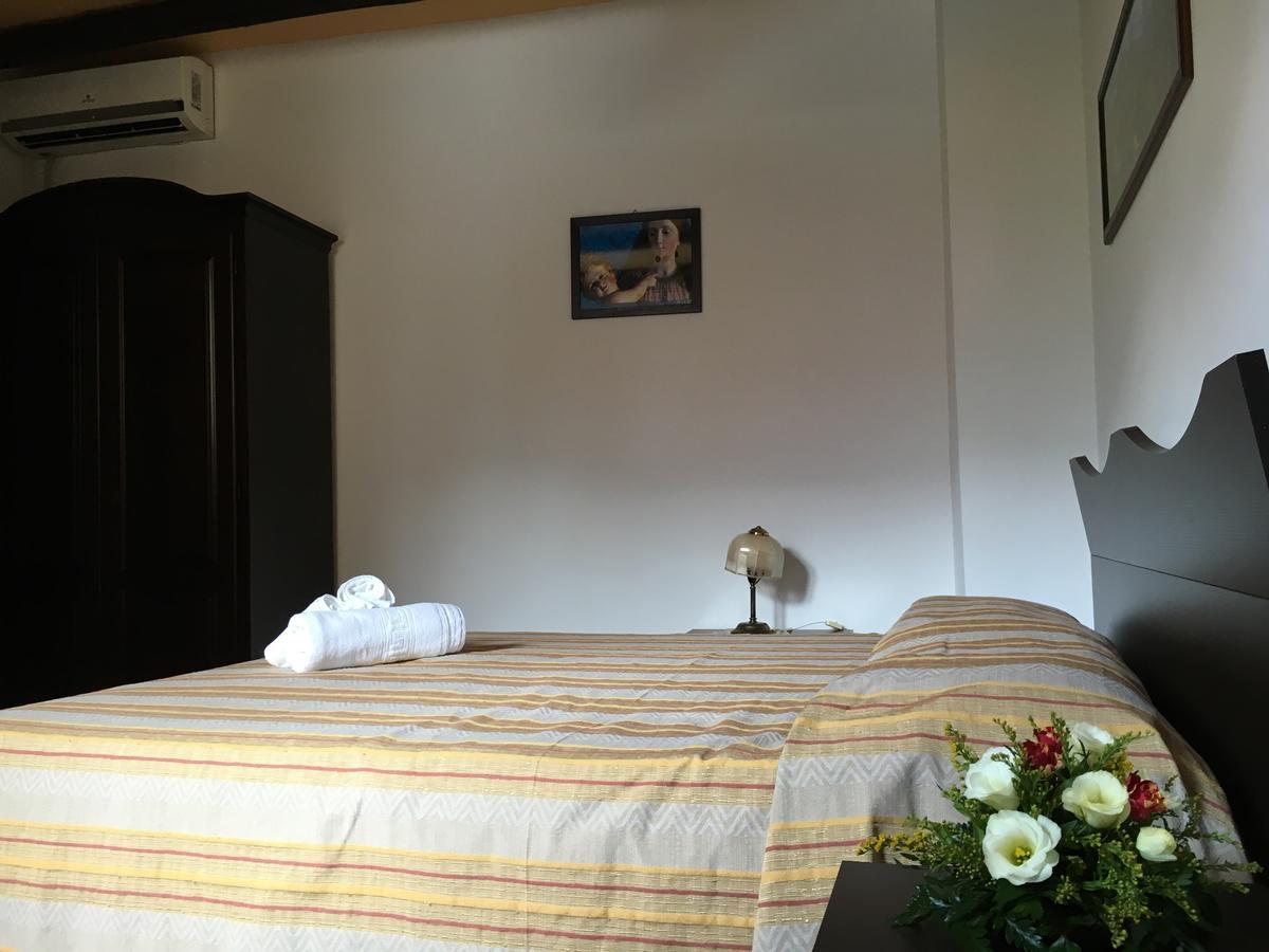 La Bastia Bed & Breakfast Scilla Bagian luar foto