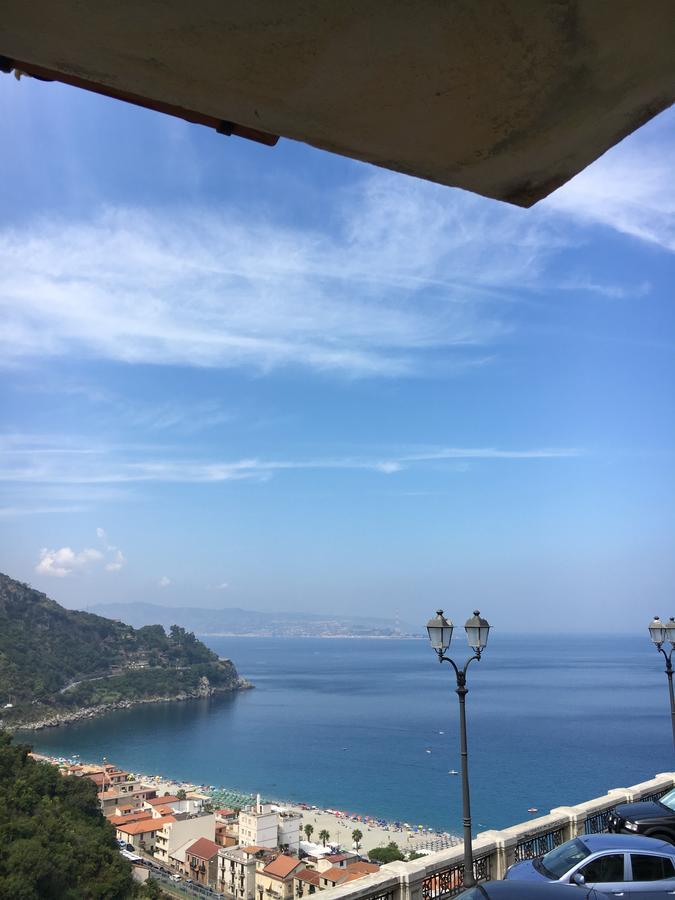 La Bastia Bed & Breakfast Scilla Bagian luar foto
