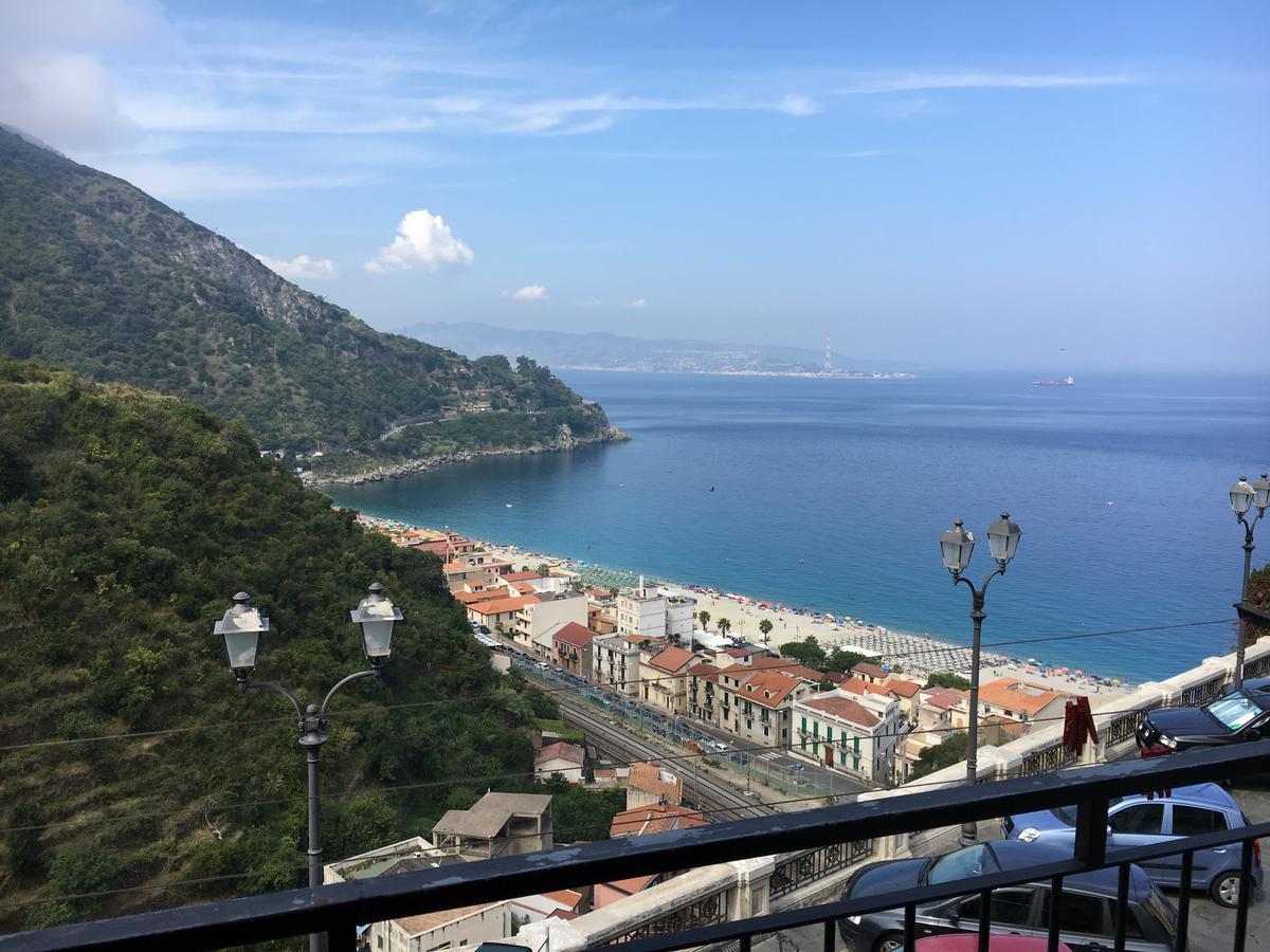La Bastia Bed & Breakfast Scilla Bagian luar foto