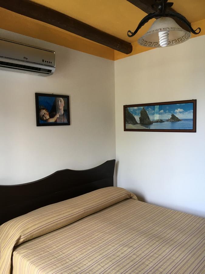 La Bastia Bed & Breakfast Scilla Bagian luar foto