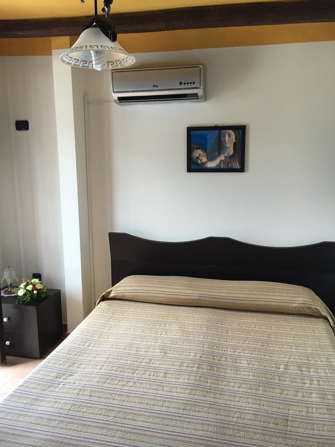 La Bastia Bed & Breakfast Scilla Bagian luar foto