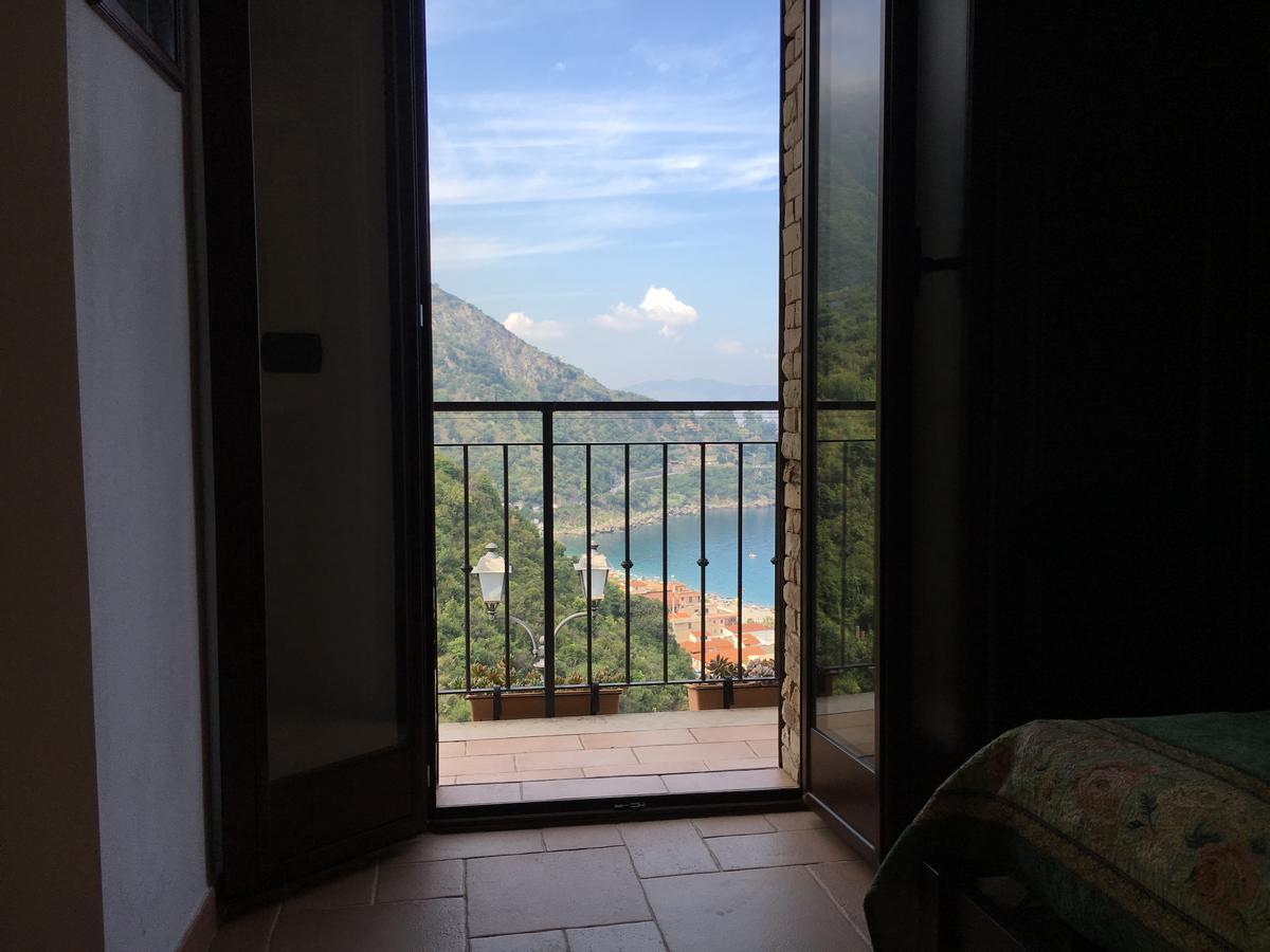 La Bastia Bed & Breakfast Scilla Bagian luar foto