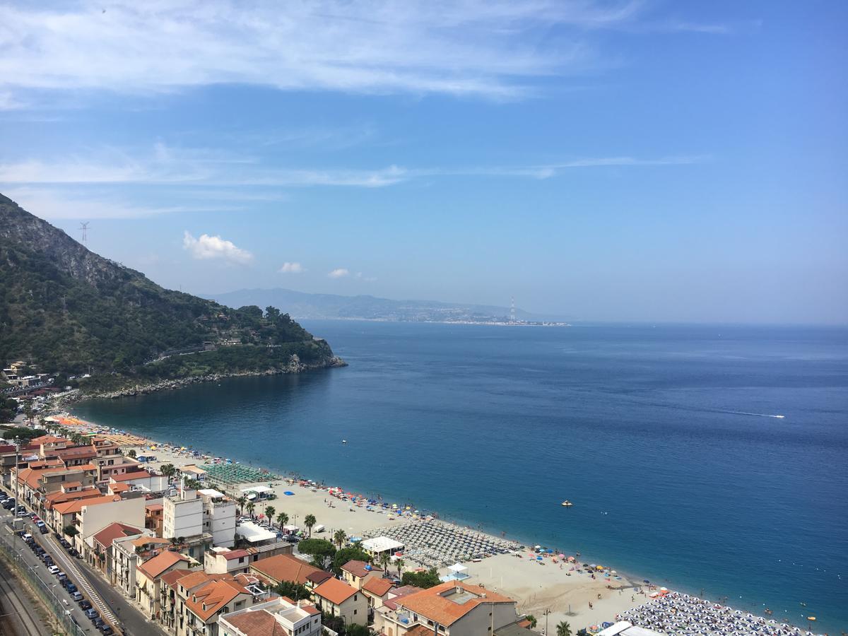La Bastia Bed & Breakfast Scilla Bagian luar foto